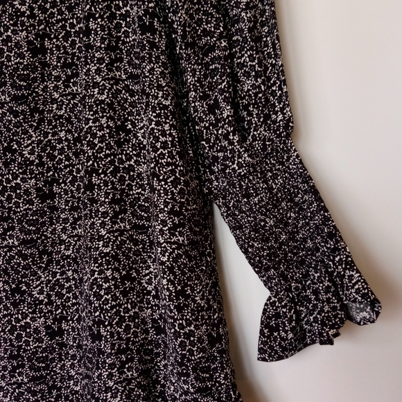 Floral Print Mini-Dress sz Medium Elastic Cuffs Ruffled Black/White J. ING NWT - Picture 4 of 10